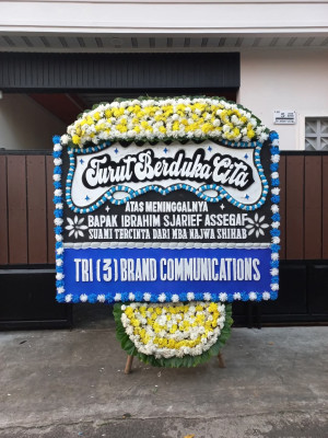 Papan Bunga Duka di Batukliang Utara